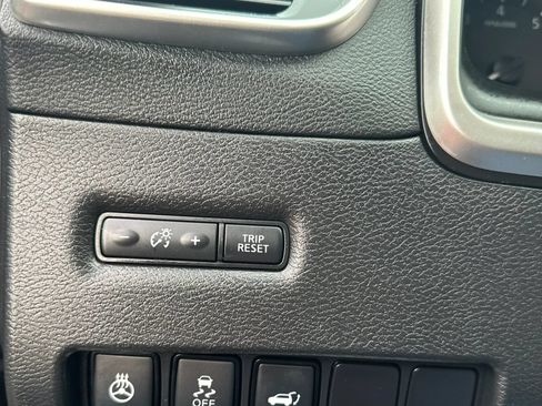 Used 2017 Nissan Murano Platinum w/ Platinum Technology Package AWD/4WD image 28