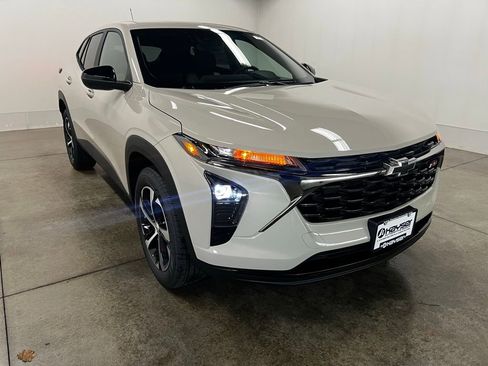 New 2026 Chevrolet Trax RS FWD image 1
