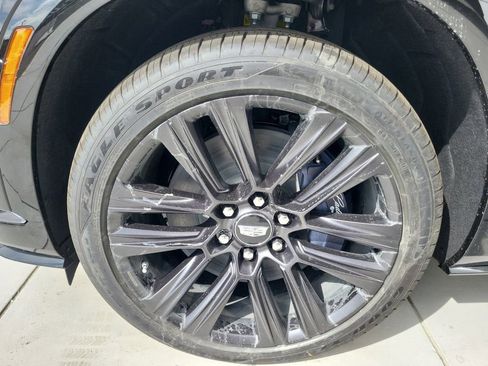 New 2026 Cadillac Vistiq Platinum AWD/4WD image 6