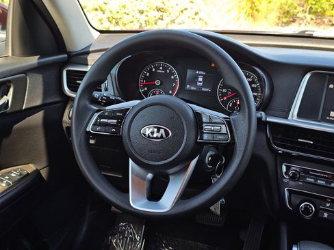 Used 2020 Kia Optima LX FWD image 24