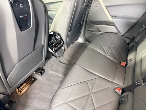 New 2026 BMW iX xDrive60 image 19