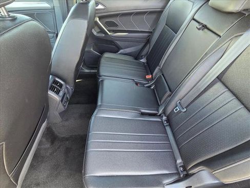 Used 2023 Volkswagen Tiguan SE R-Line image 18