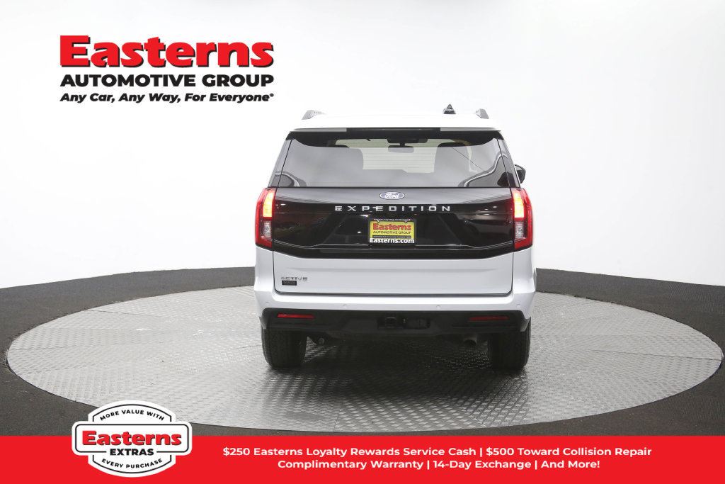 Used 2025 Ford Expedition Active AWD/4WD image 37