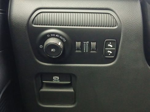 Used 2023 Jeep Wagoneer 4WD w/ Premium Group I image 12