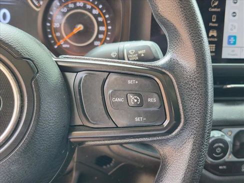 Used 2024 Jeep Gladiator Sport AWD/4WD image 18