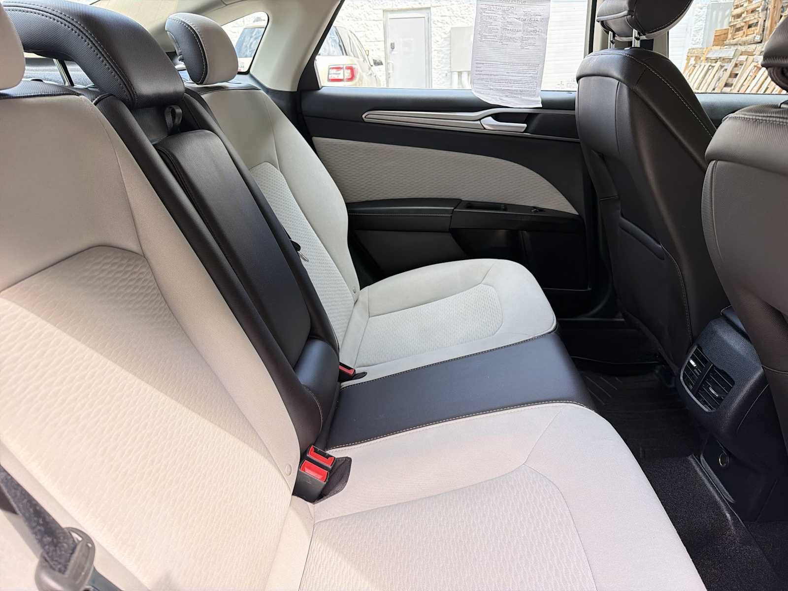 Used 2019 Ford Fusion SE w/ Equipment Group 151A FWD image 25