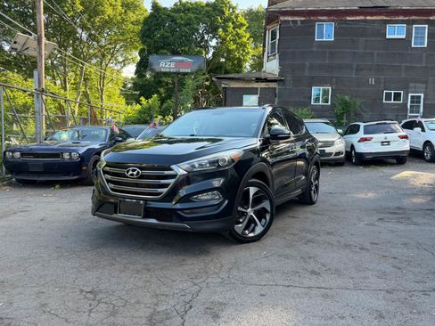 Used 2016 Hyundai Tucson Limited w/ Option Group 03 AWD/4WD image 3