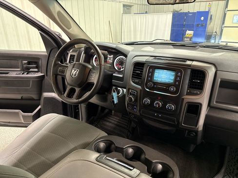 Used 2017 RAM 1500 Express w/ Black Ram 1500 Express Group AWD/4WD image 19