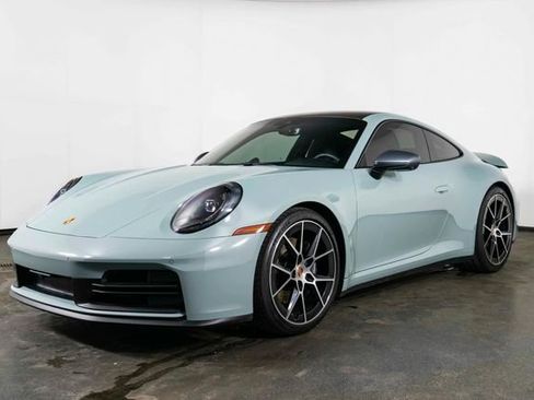 Used 2025 Porsche 911 Carrera T RWD image 4