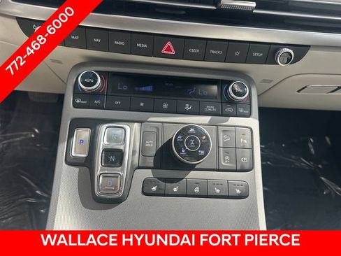 Used 2024 Hyundai Palisade Limited AWD/4WD image 26
