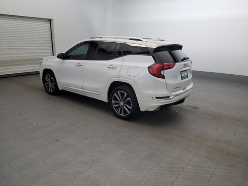 Used 2020 GMC Terrain Denali w/ Denali Premium Package FWD image 3