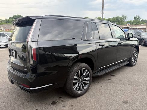 Used 2023 Cadillac Escalade ESV Sport AWD/4WD image 6