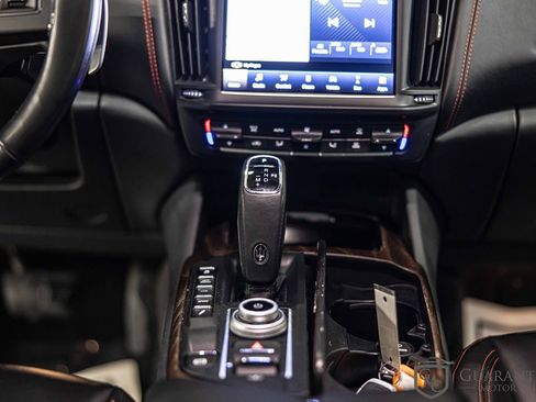Used 2021 Maserati Levante S GranLusso image 40