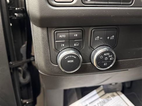 Used 2022 GMC Yukon SLE image 32