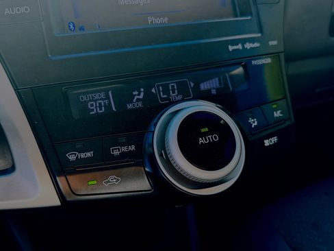 Used 2012 Toyota Prius V Two image 19