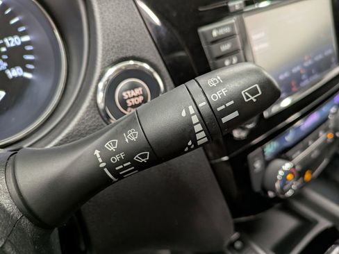 Used 2019 Nissan Rogue SV w/ Premium Package AWD/4WD image 20