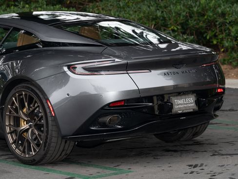 Used 2025 Aston Martin DB12 Coupe image 24