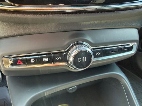 Used 2023 Volvo C40 Recharge Core w/ Climate Package AWD/4WD image 27