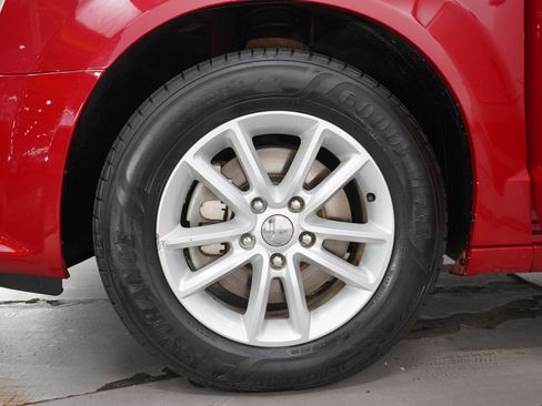 Used 2015 Dodge Grand Caravan SXT FWD image 30