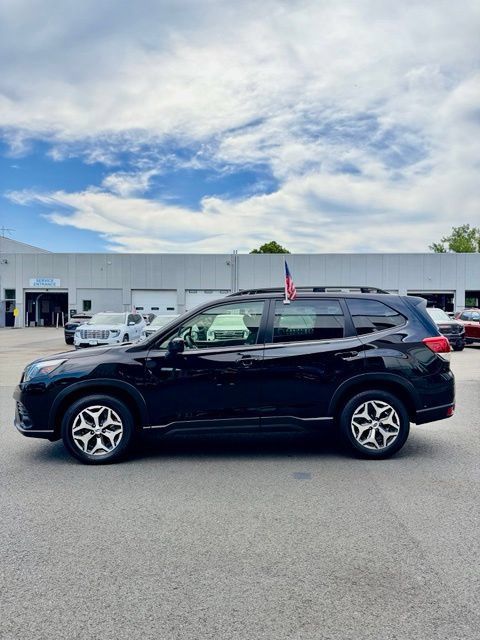 Used 2023 Subaru Forester Premium AWD/4WD image 4