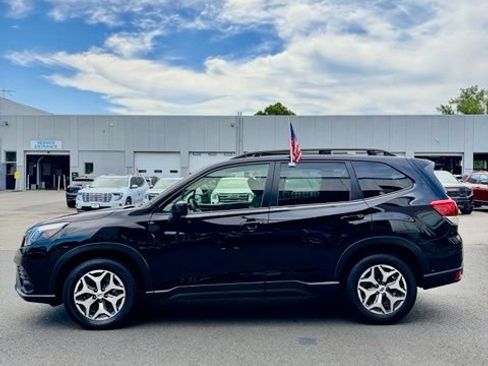 Used 2023 Subaru Forester Premium AWD/4WD image 4