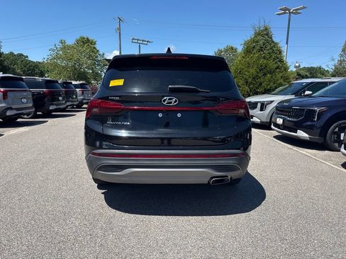 Used 2021 Hyundai Santa Fe SE FWD image 4