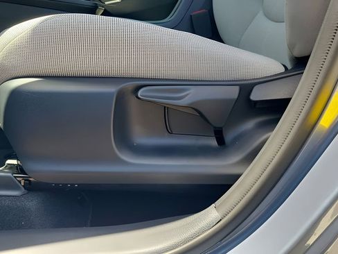 New 2026 Toyota Corolla Cross LE FWD image 16
