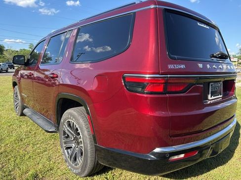 Used 2022 Jeep Wagoneer Series III RWD image 5