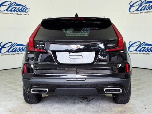 Used 2025 Cadillac XT4 Premium Luxury FWD image 4