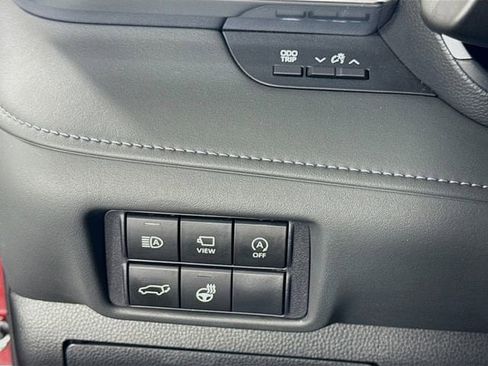 Used 2024 Toyota Highlander Limited image 10