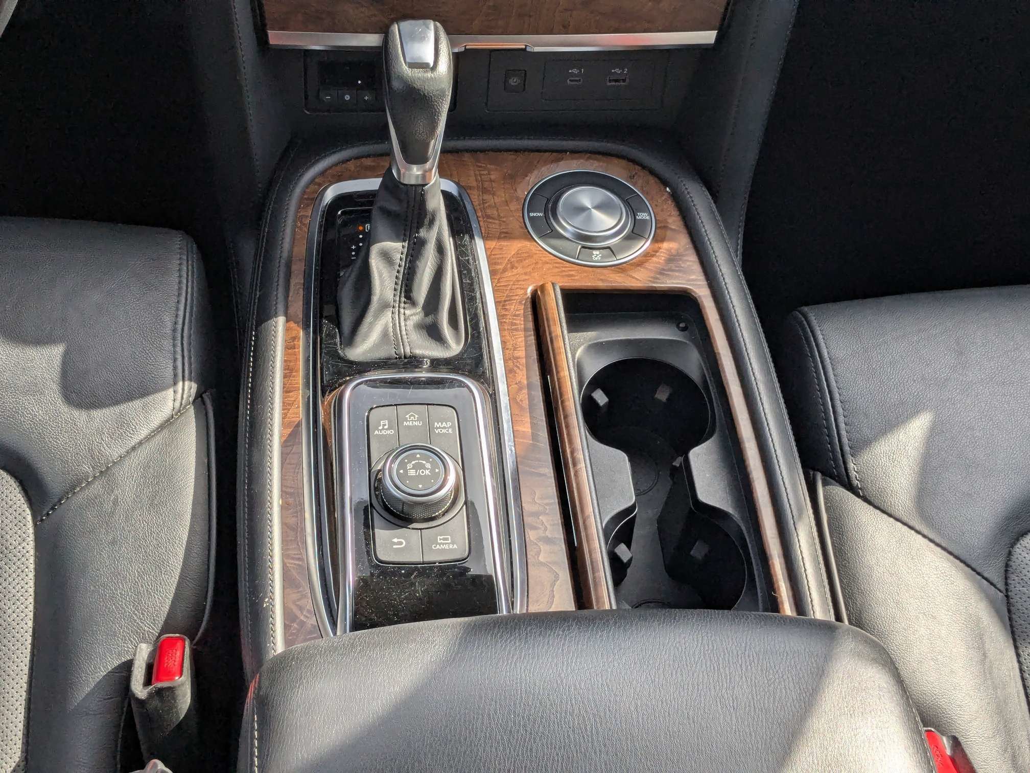 Used 2024 Nissan Armada SL w/ Captain's Chairs Package RWD image 22