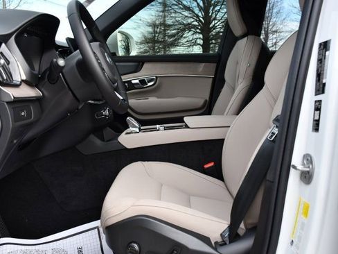 New 2026 Volvo XC90 B6 Plus w/ Protection Package Premier AWD/4WD image 13