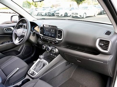 New 2026 Hyundai Venue SEL FWD image 11