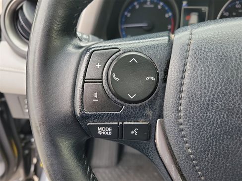 Used 2018 Toyota RAV4 XLE image 20