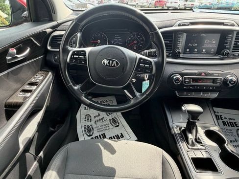Used 2019 Kia Sorento AWD w/ LX Convenience Package image 10