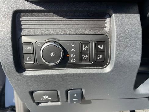 New 2026 Ford F250 Lariat w/ Black Appearance Package image 17