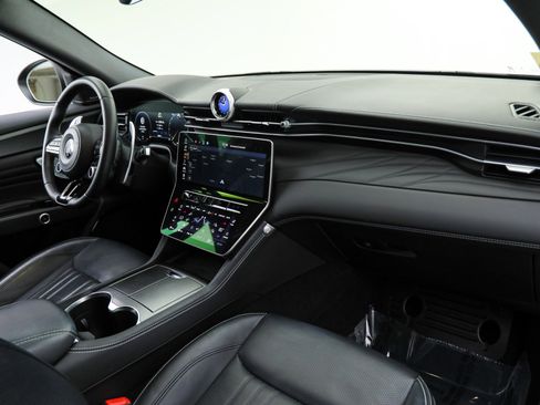 Certified 2023 Maserati Grecale GT image 12