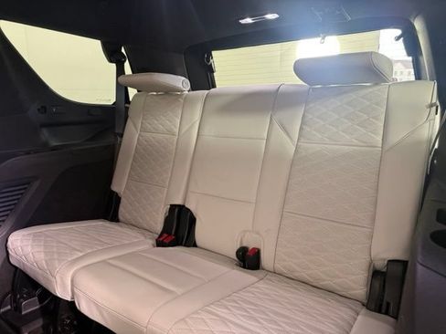 Used 2025 Cadillac Escalade Sport Platinum w/ LPO, Floor Liner Package AWD/4WD image 18