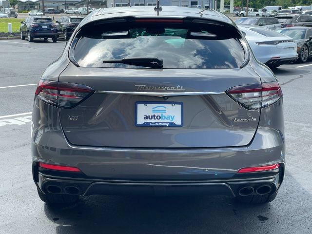 Used 2022 Maserati Levante Trofeo AWD/4WD image 13