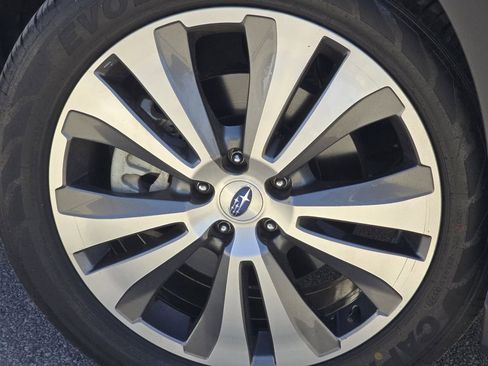 Used 2022 Subaru Ascent Limited w/ Technology Package AWD/4WD image 11