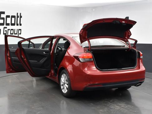 Certified 2017 Kia Forte S FWD image 27