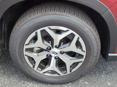 Used 2024 Subaru Forester Premium AWD/4WD image 11