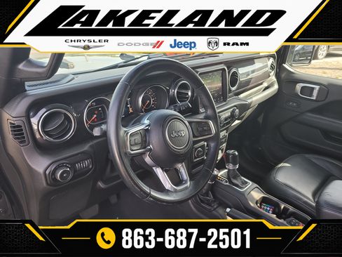 Used 2020 Jeep Wrangler Unlimited Sahara AWD/4WD image 18