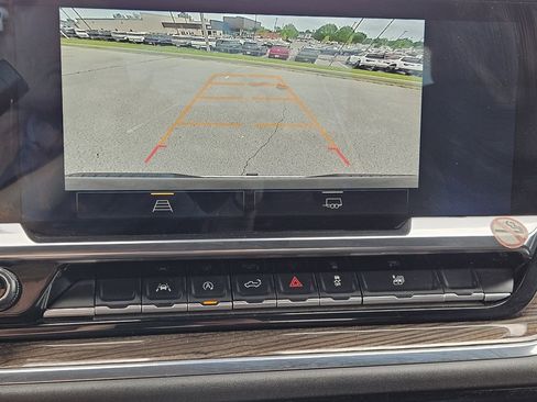 Used 2025 Chevrolet Silverado 1500 LT RWD image 14
