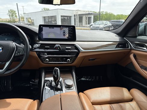 Used 2021 BMW 540i w/ Premium Package RWD image 30