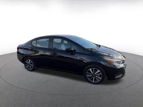 Used 2025 Nissan Versa SV FWD image 2