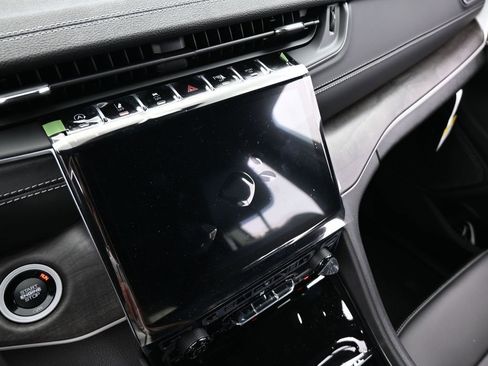 New 2025 Jeep Grand Cherokee L Limited w/ Black Appearance Package image 23