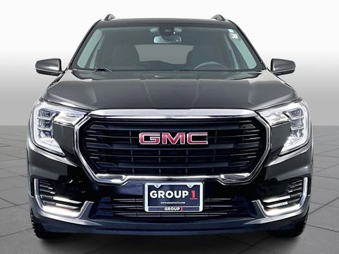 Used 2022 GMC Terrain SLE w/ Driver Convenience Package image 3