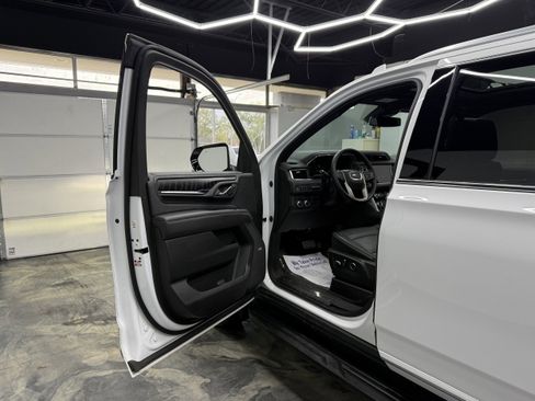 Used 2023 GMC Yukon XL Denali w/ LPO, Floor Liner Package AWD/4WD image 9