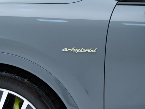 New 2026 Porsche Cayenne S image 13